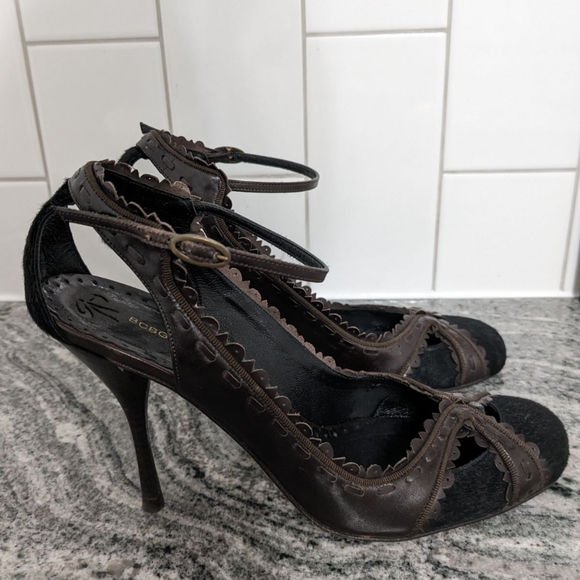 BCBGMaxAzria Caldea Leather Pump - Picture 7 of 8